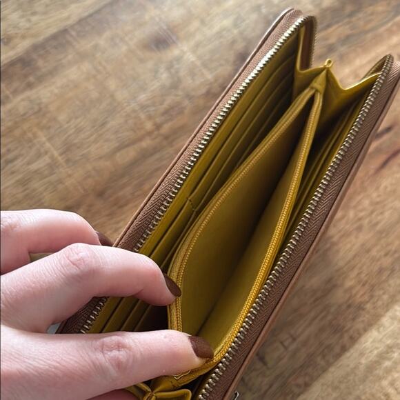 Fossil 1954 Brown Leather Wristlet Wallet - Picture 6 of 9